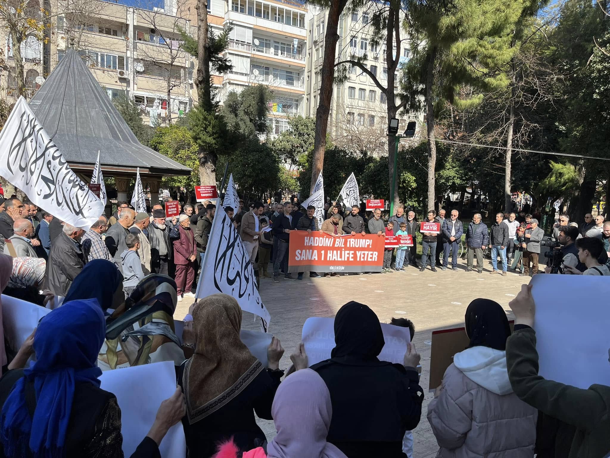 Koeklue Degisim Basin Aciklamasi Trump a Haddini Kim Bildirecek ANTALYA 1 a230f9b25e