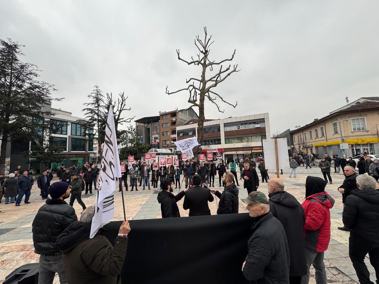 Koeklue Degisim Basin Aciklamasi Trump a Haddini Kim Bildirecek D Ue ZCE 2 84c09cbed9
